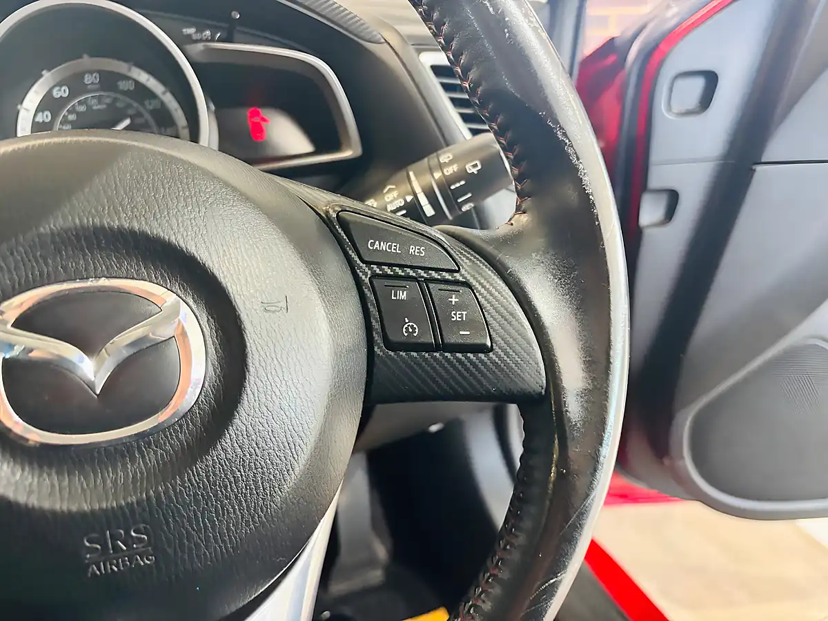 Used 2015 Mazda 3 Se-L Nav Red - Interior and Exterior details 17