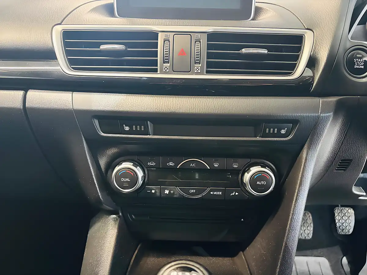 Used 2015 Mazda 3 Se-L Nav Red - Interior and Exterior details 19