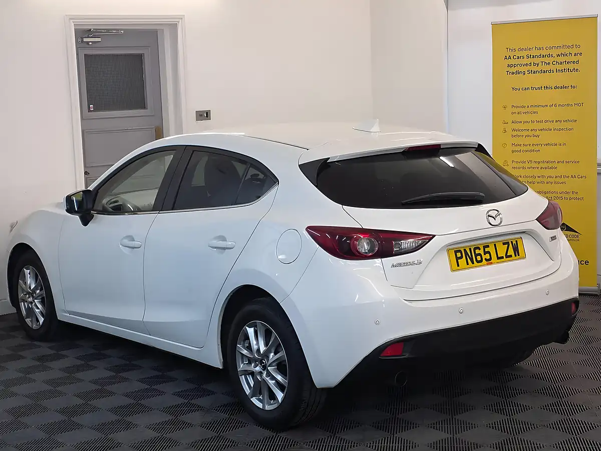 Used 2015 Mazda 3 Se-L Nav White - Interior and Exterior details 6