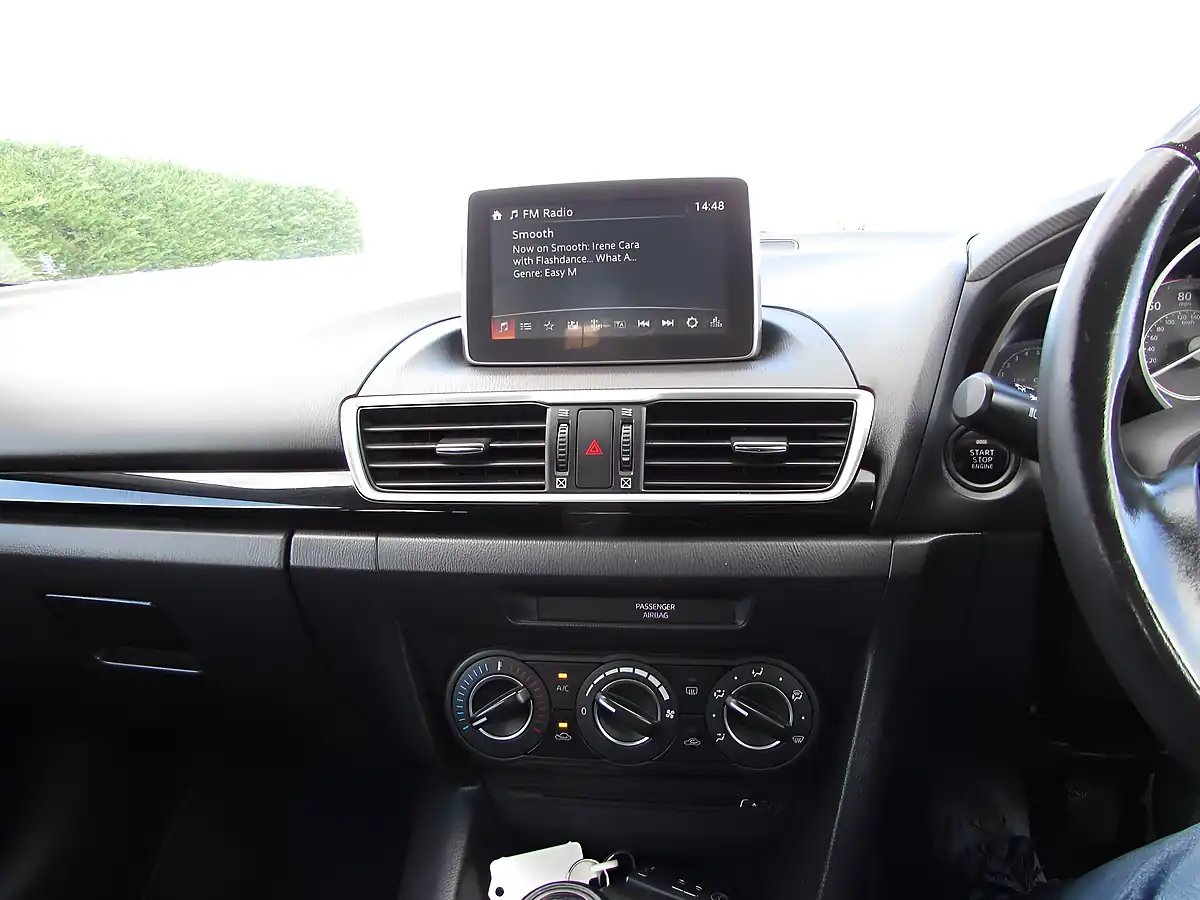 Used 2015 Mazda 3 Se Nav Black - Interior and Exterior details 12
