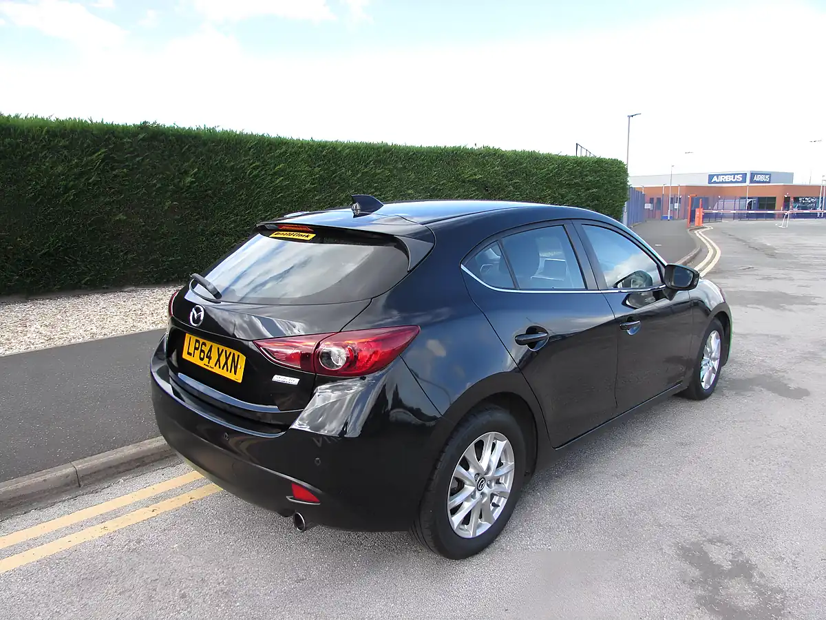 Used 2015 Mazda 3 Se Nav Black - Interior and Exterior details 7
