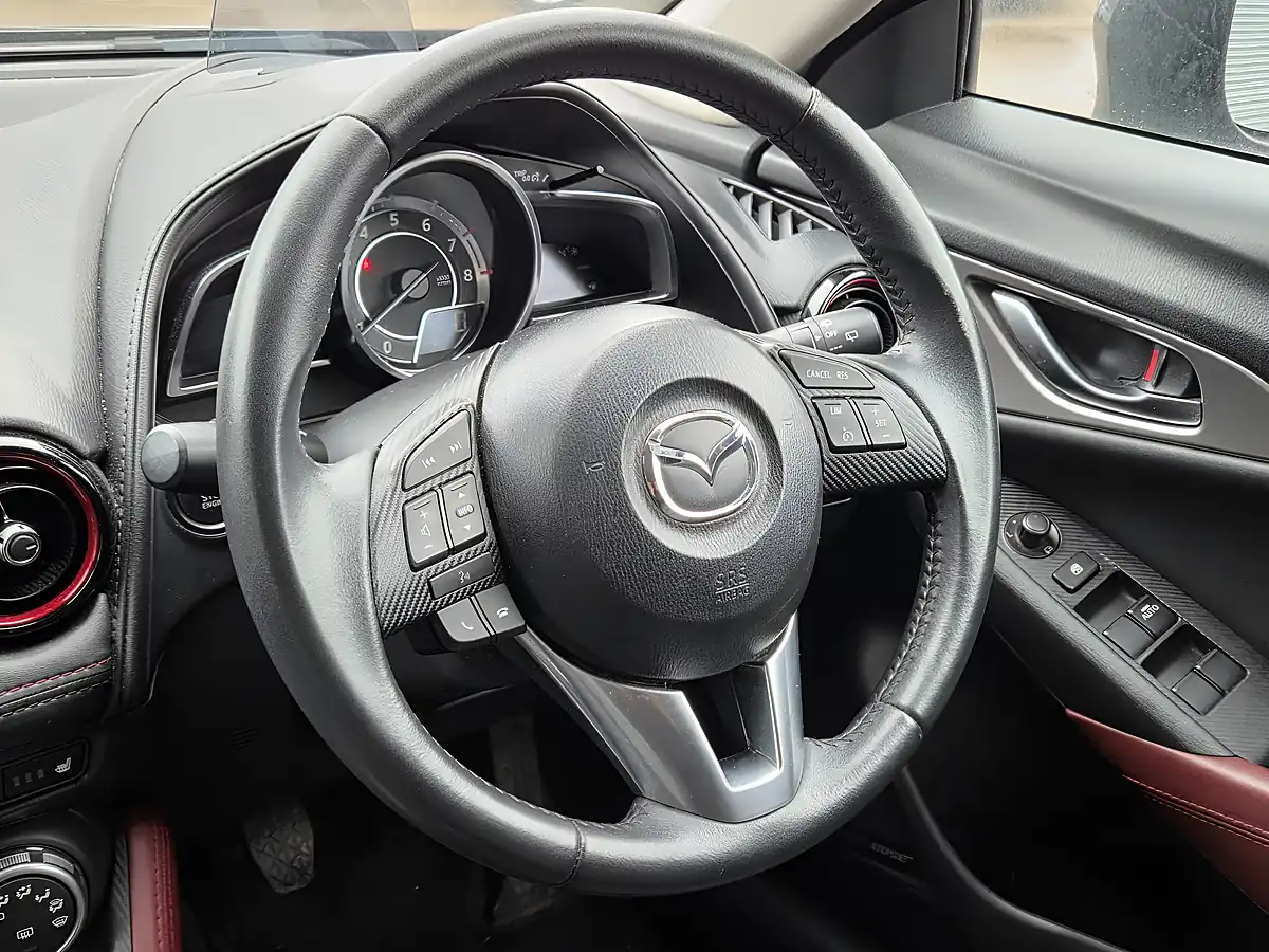 Used 2015 Mazda CX-3 Sport Nav Grey - Interior and Exterior details 8