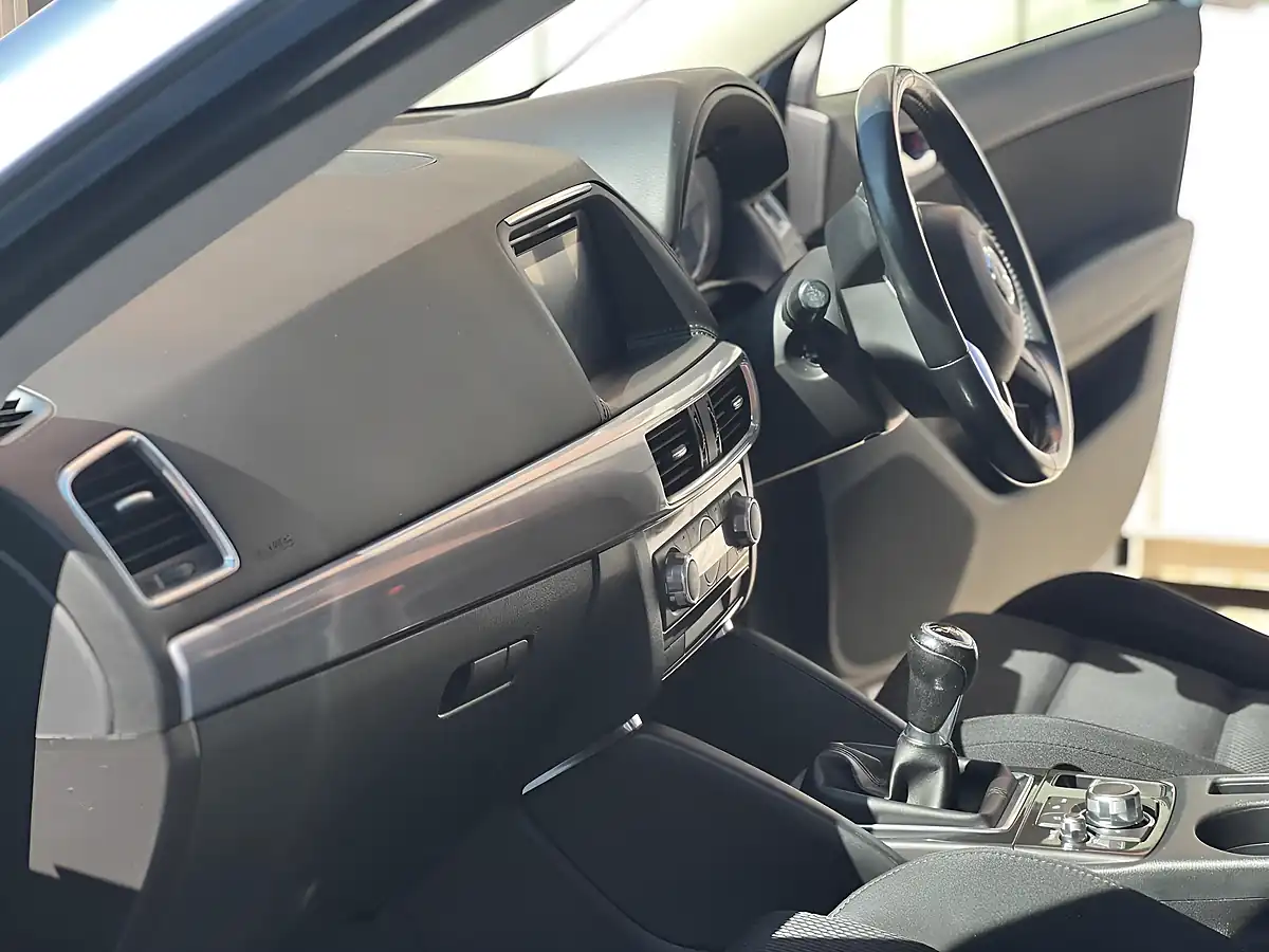 Used 2015 Mazda CX-5 Se-L Nav Blue - Interior and Exterior details 8