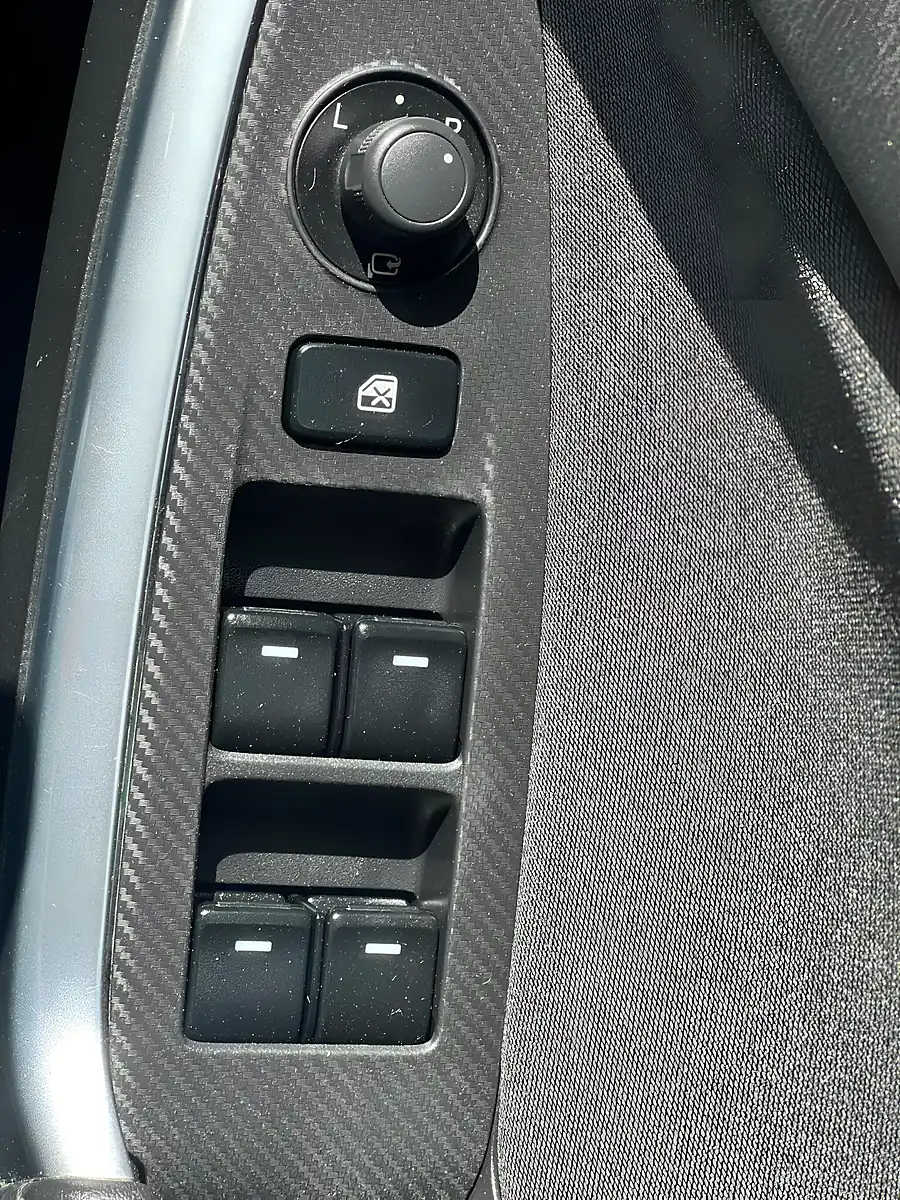 Used 2015 Mazda CX-5 Se-L Nav Silver - Interior and Exterior details 6