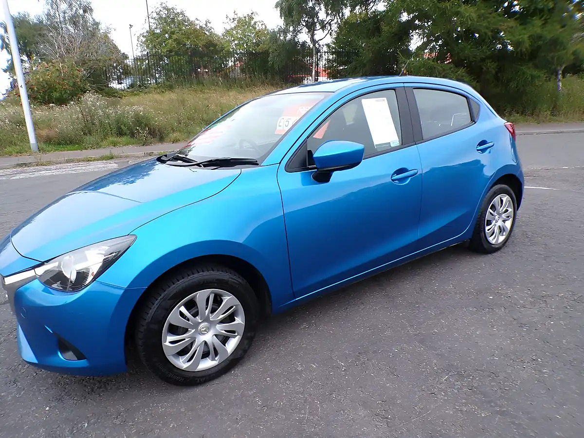 Used 2015 Mazda Mazda2 Se Blue - Interior and Exterior details 12
