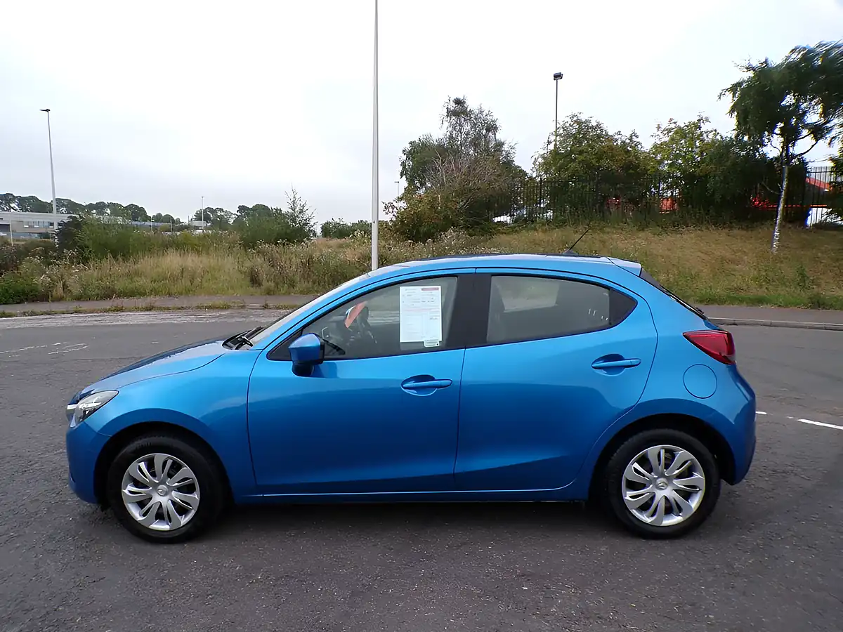 Used 2015 Mazda Mazda2 Se Blue - Interior and Exterior details 2