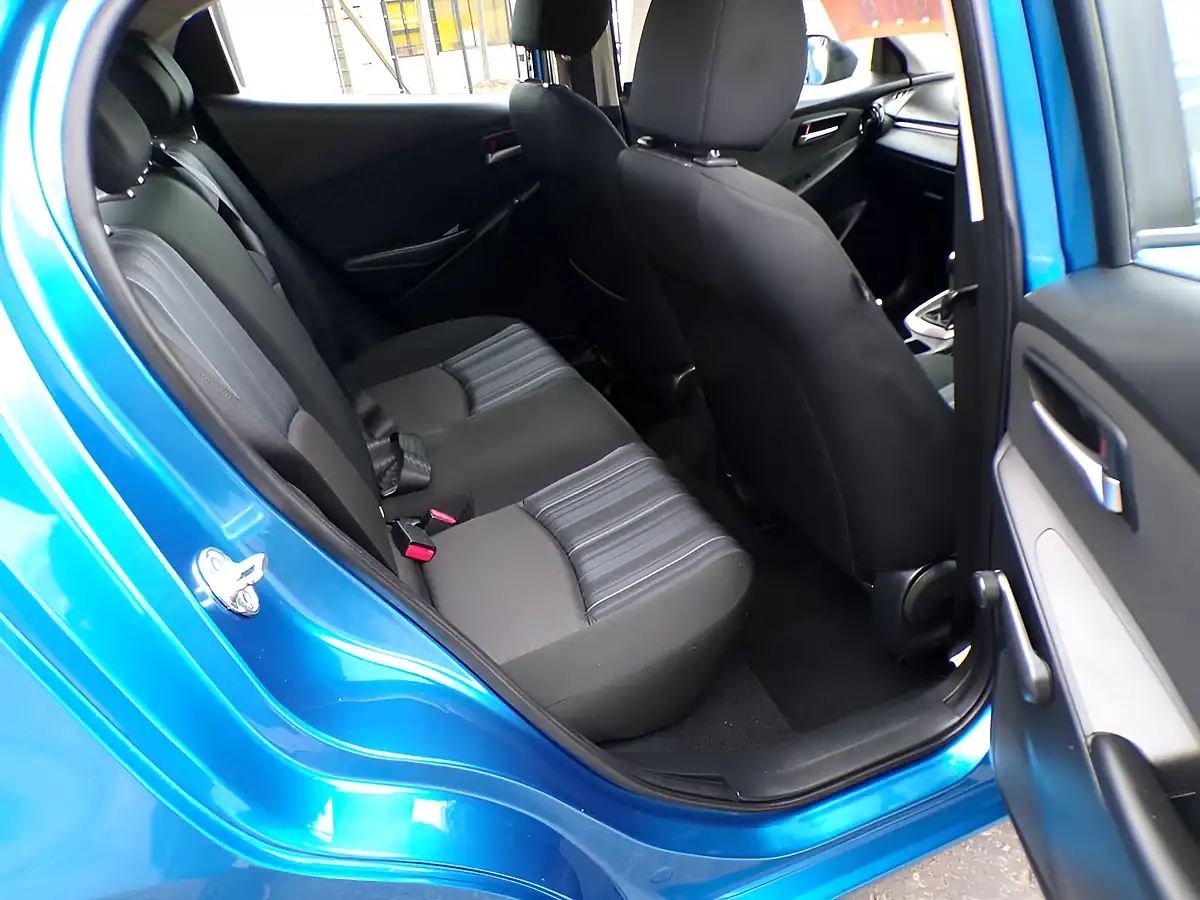 Used 2015 Mazda Mazda2 Se Blue - Interior and Exterior details 4