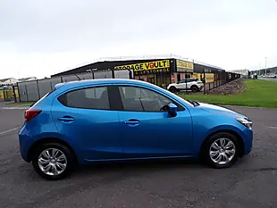 Used 2015 Mazda Mazda2 Se Blue - Interior and Exterior details 5