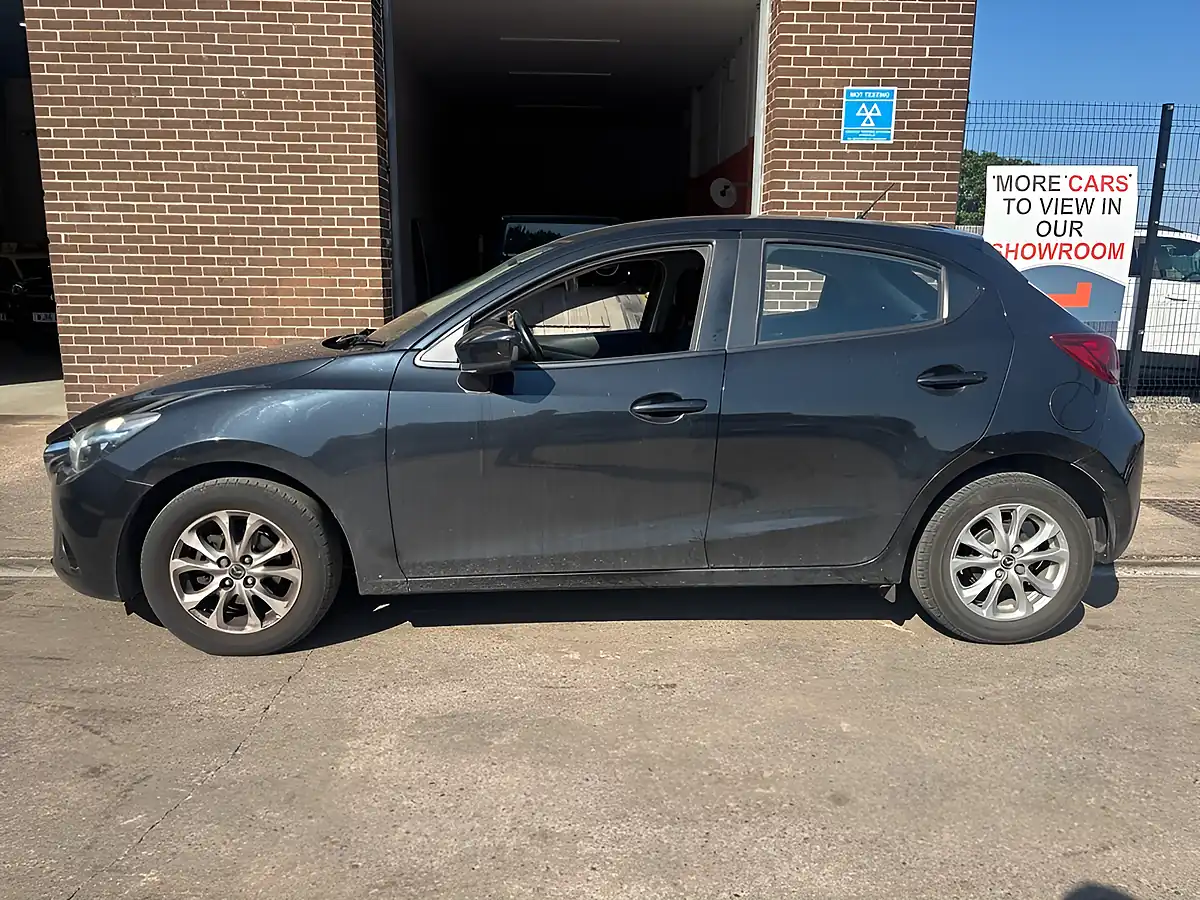 Used 2015 Mazda Mazda2 Se-L Black - Interior and Exterior details 4