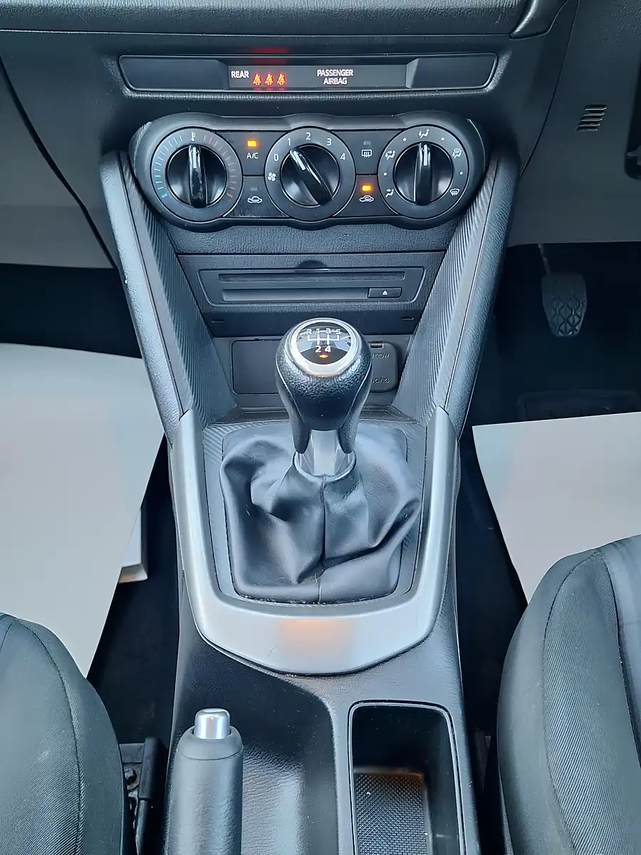 Used 2015 Mazda Mazda2 Se Purple - Interior and Exterior details 9