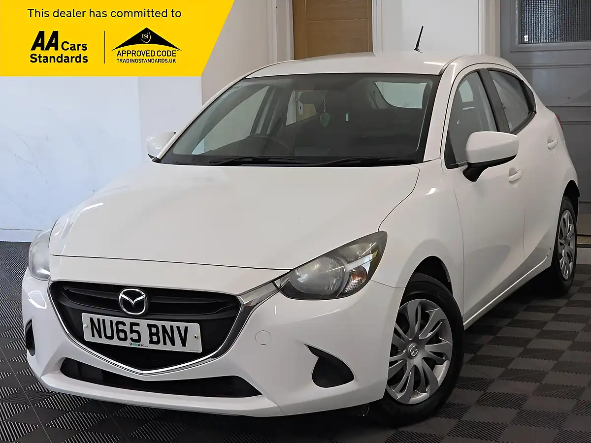 Used 2015 Mazda Mazda2 Se White - Front View