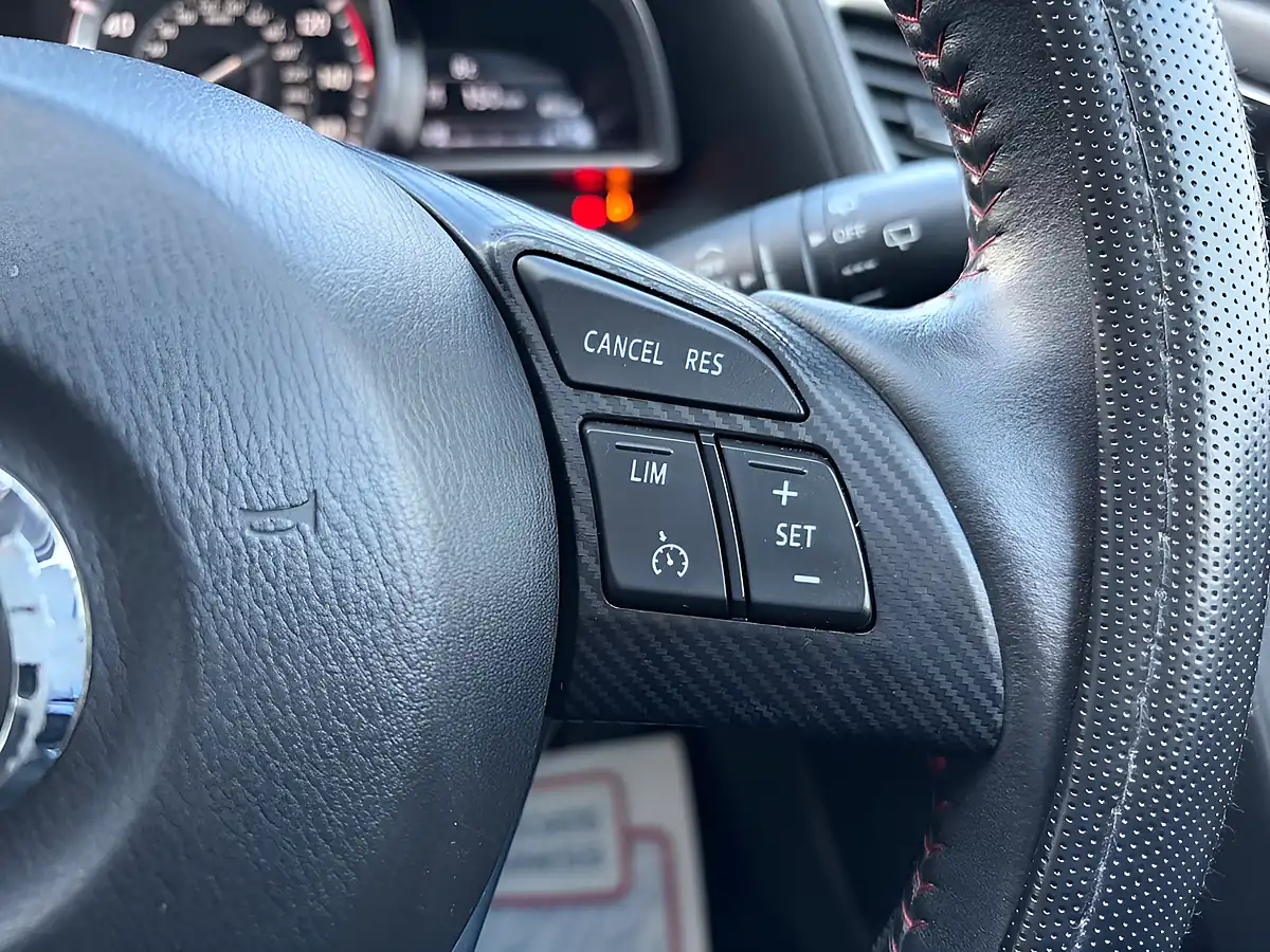 Used 2015 Mazda Mazda3 Se-L Nav Blue - Interior and Exterior details 14