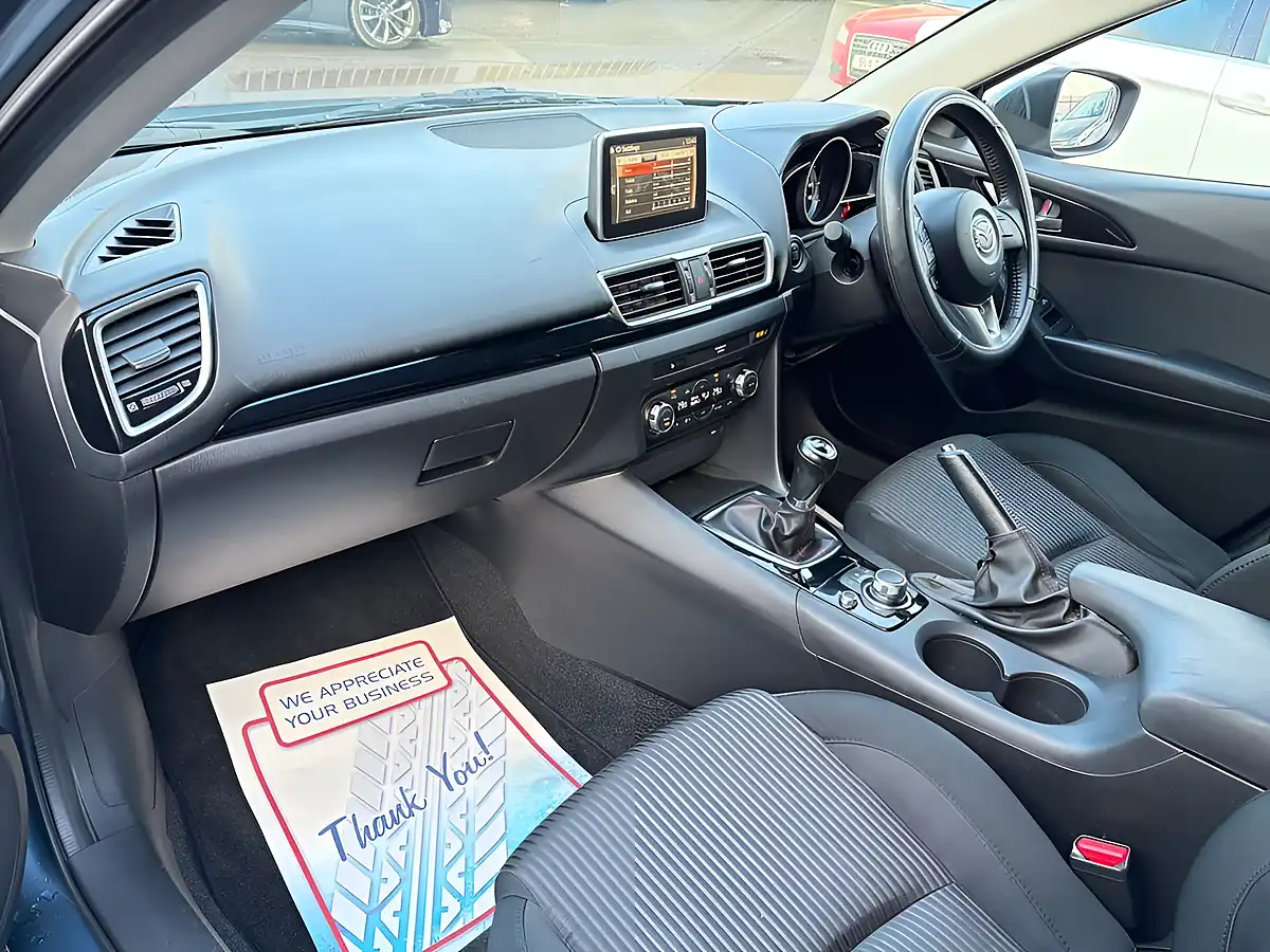 Used 2015 Mazda Mazda3 Se-L Nav Blue - Interior and Exterior details 4