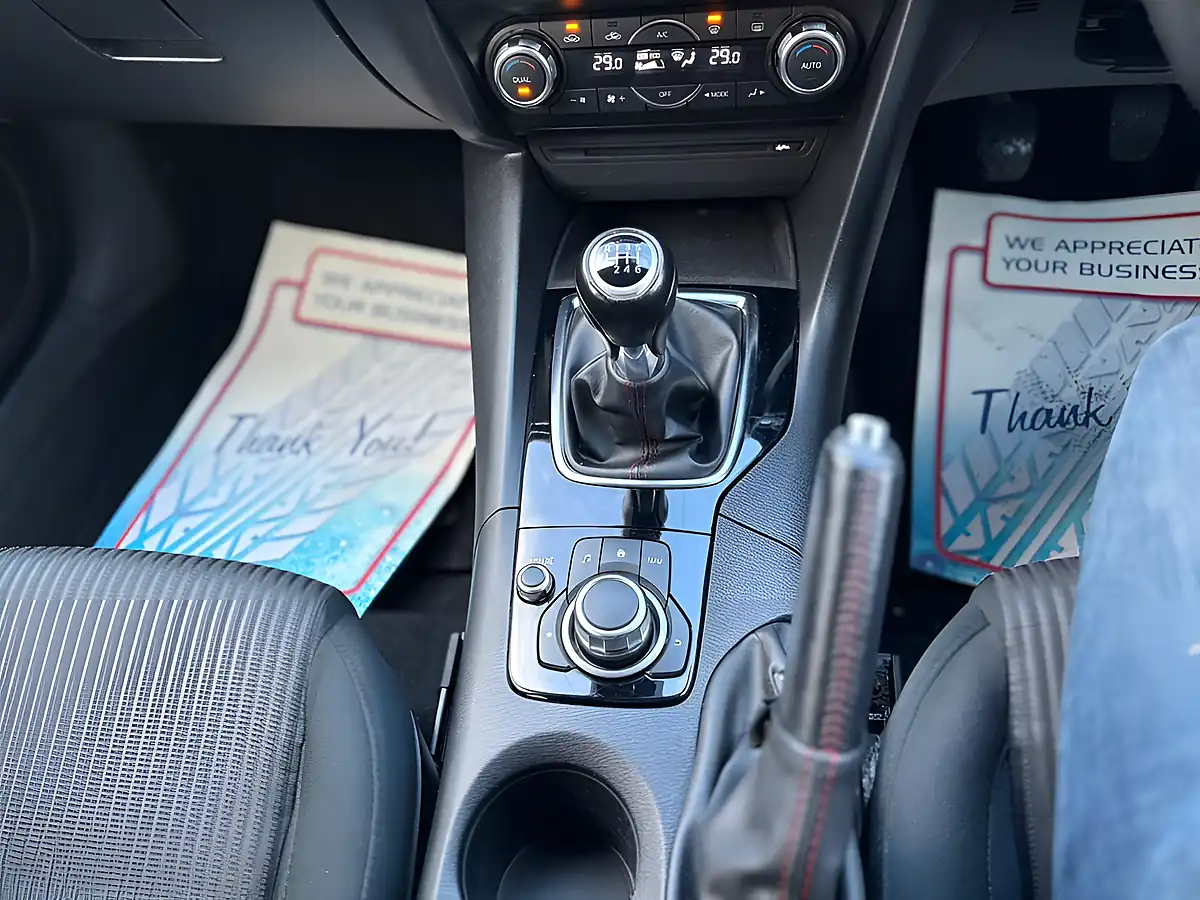 Used 2015 Mazda Mazda3 Se-L Nav Blue - Interior and Exterior details 9