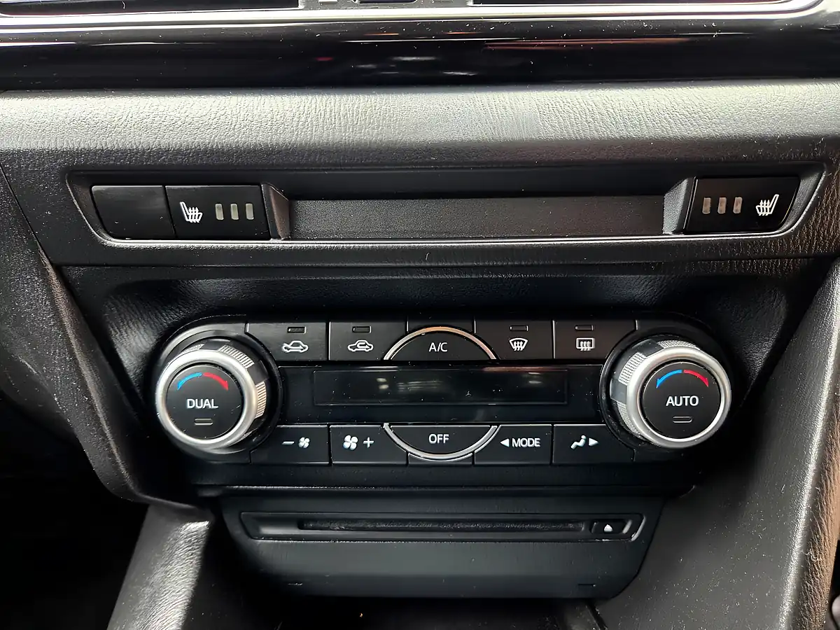 Used 2015 Mazda Mazda3 Se-L Nav Blue - Interior and Exterior details 14