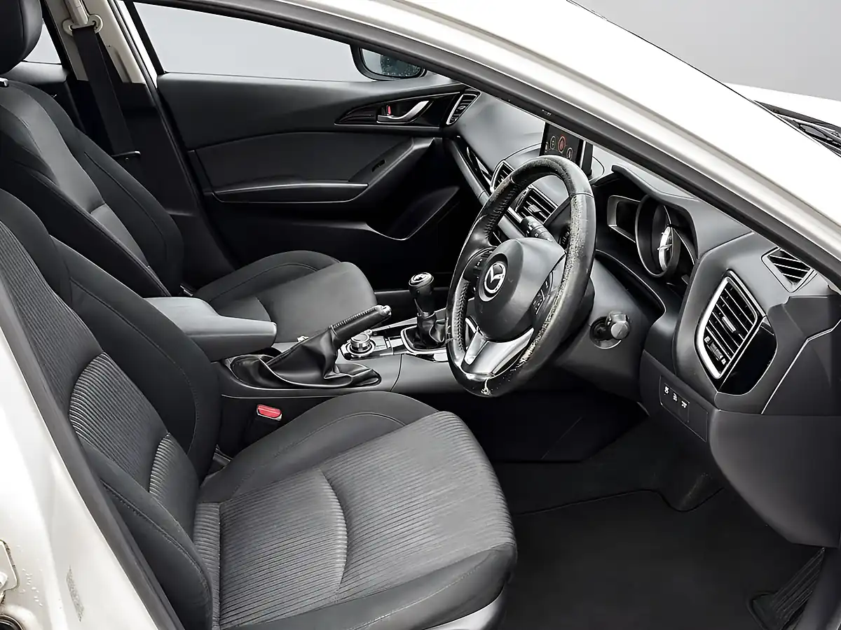 Used 2015 Mazda Mazda3 Se-L White - Interior and Exterior details 2