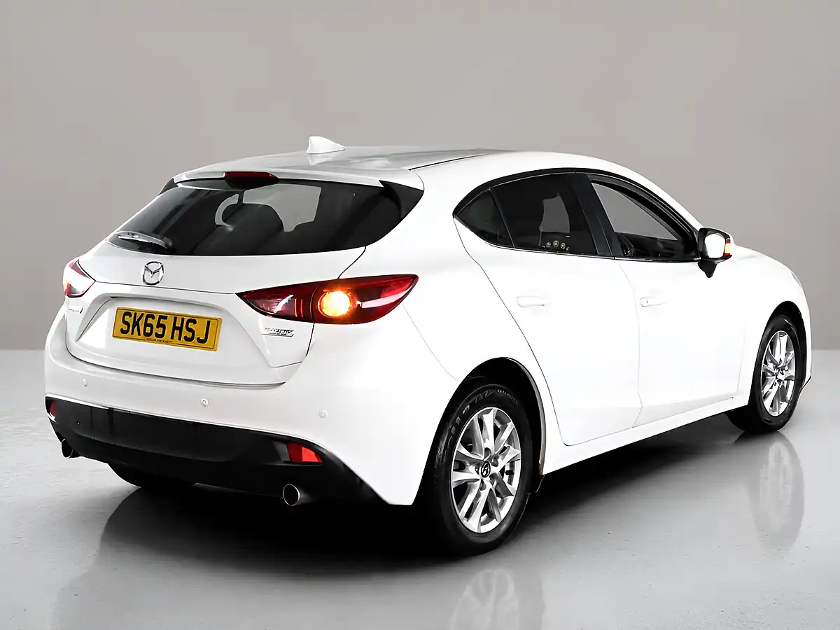 Used 2015 Mazda Mazda3 Se-L White - Interior and Exterior details 5