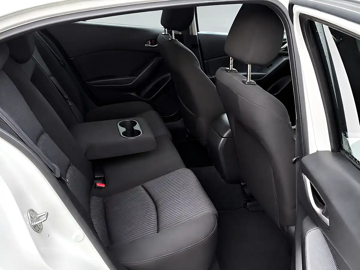 Used 2015 Mazda Mazda3 Se-L White - Interior and Exterior details 7