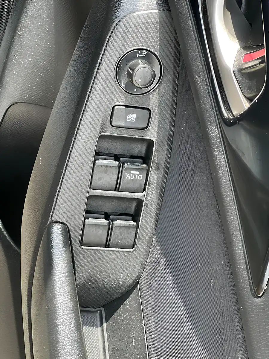 Used 2015 Mazda Mazda3 Se Nav Silver - Interior and Exterior details 11
