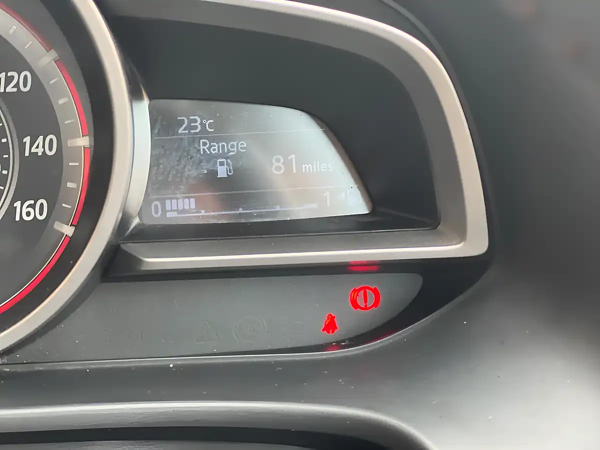 Used 2015 Mazda Mazda3 Se Nav Silver - Interior and Exterior details 16
