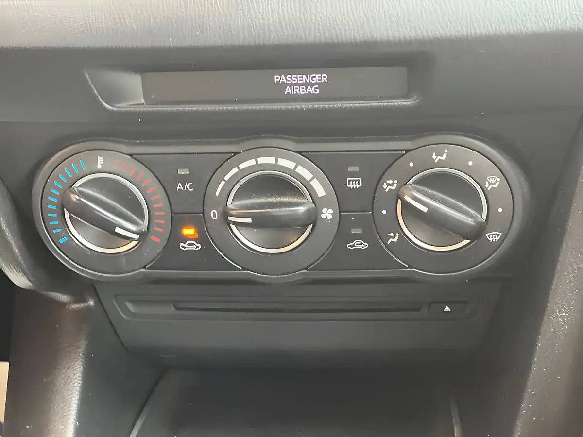 Used 2015 Mazda Mazda3 Se Nav Silver - Interior and Exterior details 20