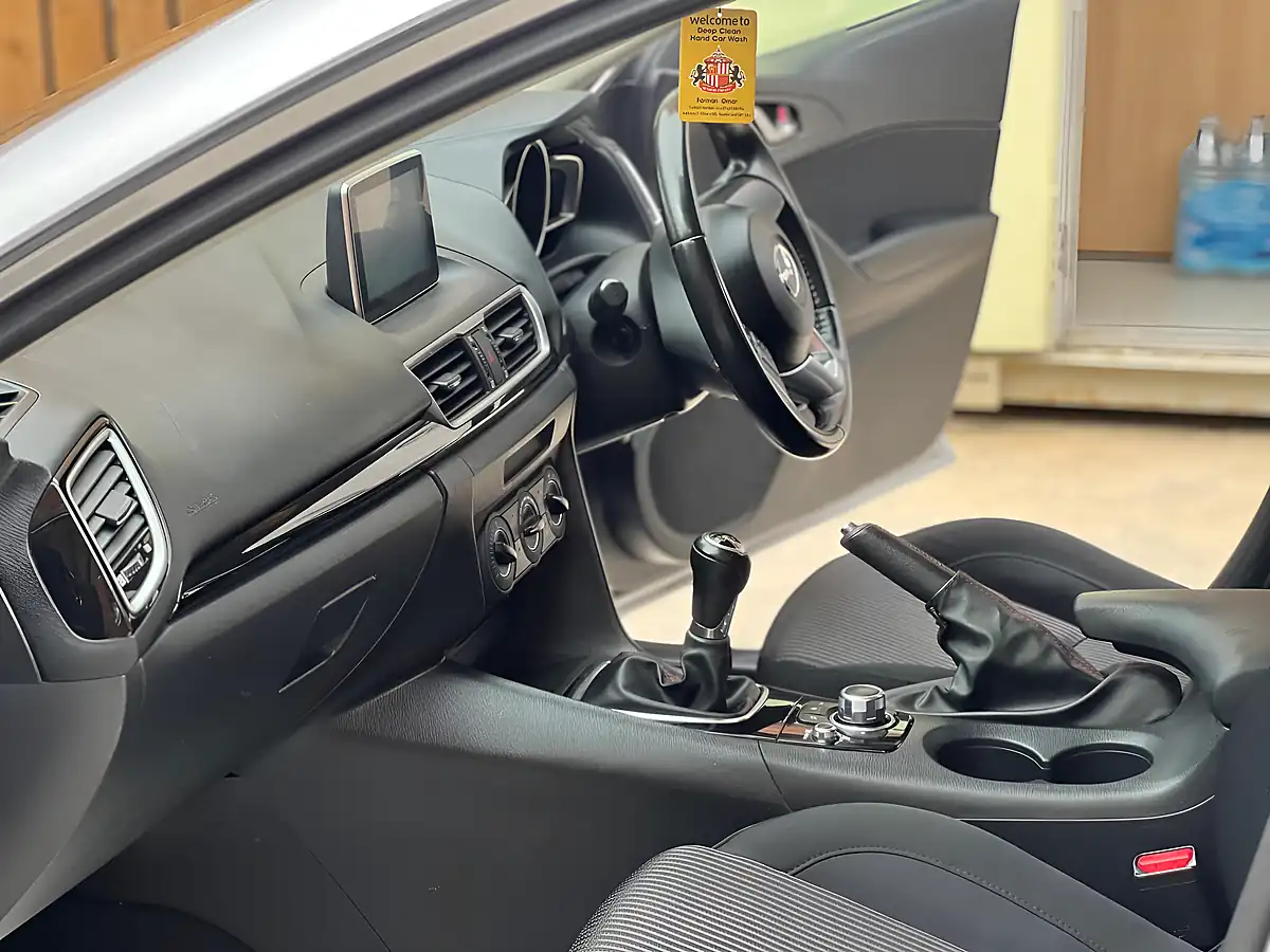 Used 2015 Mazda Mazda3 Se Nav Silver - Interior and Exterior details 9