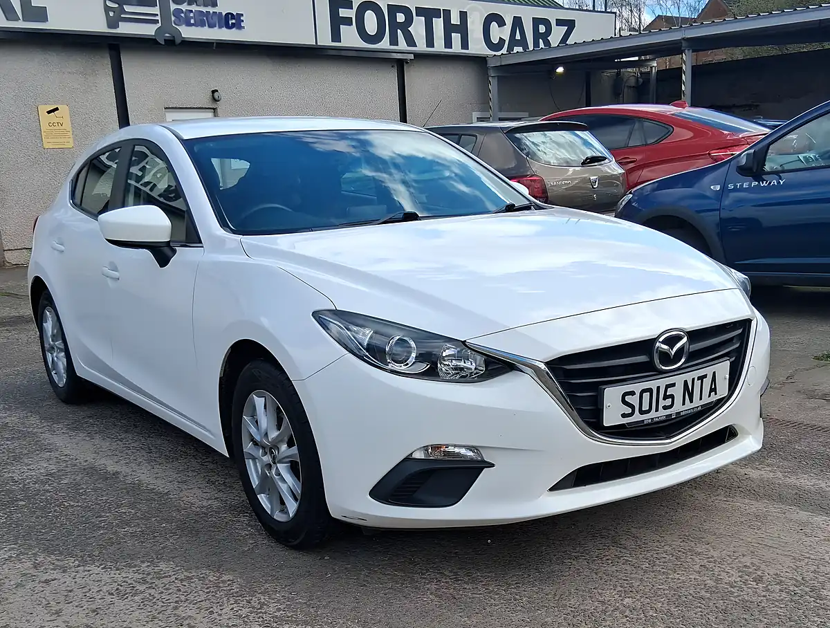 Used 2015 Mazda Mazda3 Se White - Front View