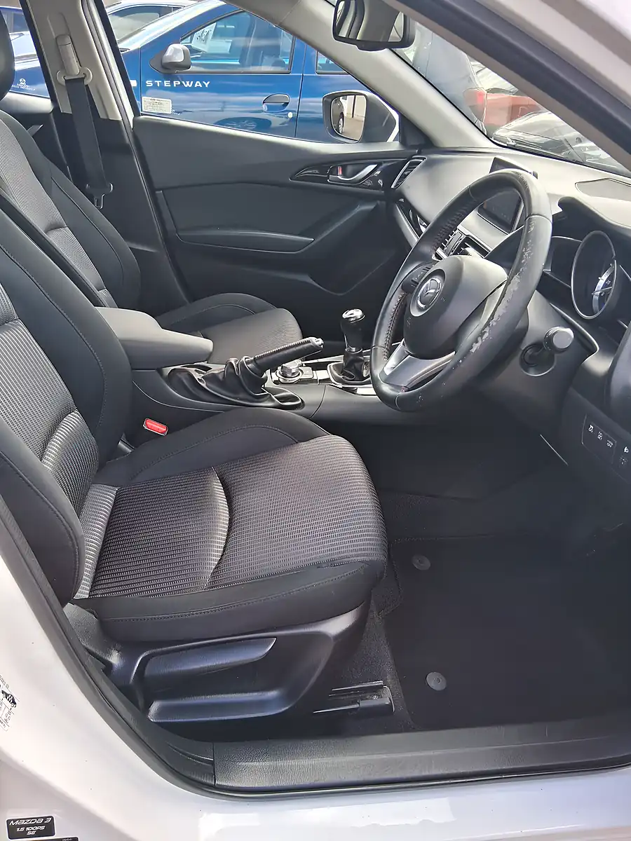Used 2015 Mazda Mazda3 Se White - Interior and Exterior details 11
