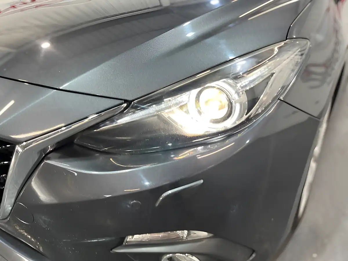 Used 2015 Mazda Mazda3 Sport Nav Grey - Interior and Exterior details 6