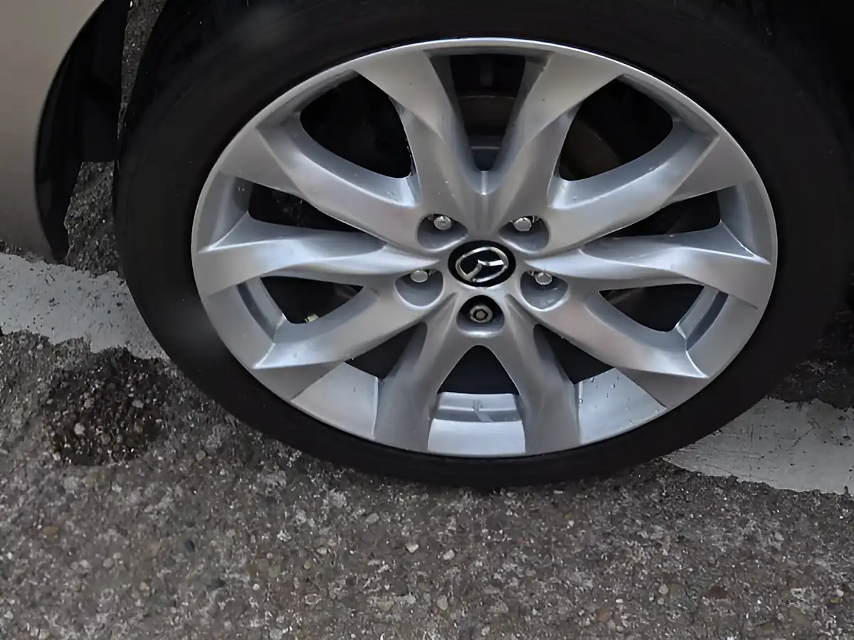 Used 2015 Mazda Mazda3 Sport Nav Silver - Interior and Exterior details 18