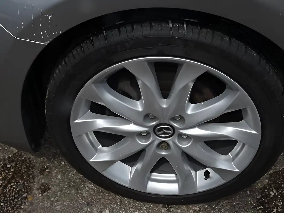 Used 2015 Mazda Mazda3 Sport Nav Silver - Interior and Exterior details 20