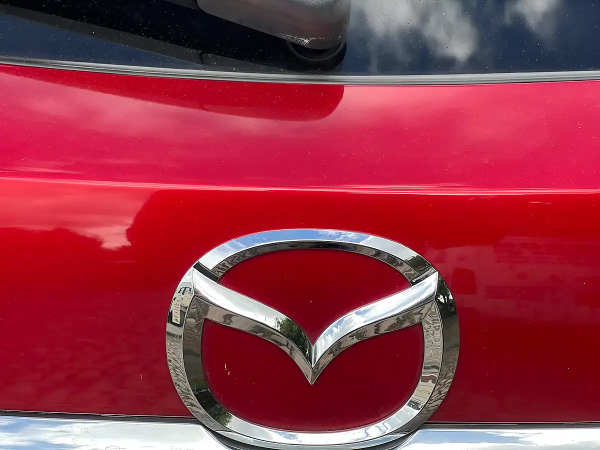 Used 2015 Mazda Mazda6 Se-L Nav Tourer Red - Interior and Exterior details 13