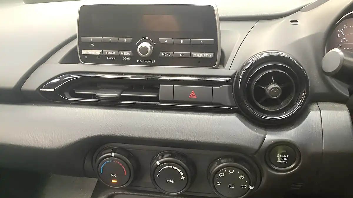 Used 2015 Mazda MX-5 Se Black - Interior and Exterior details 16