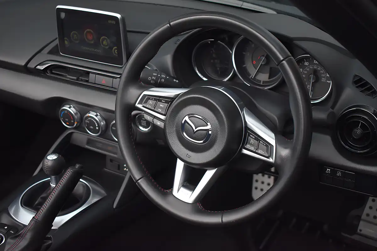 Used 2015 Mazda MX-5 Se-L Nav Meteor Grey - Interior and Exterior details 11
