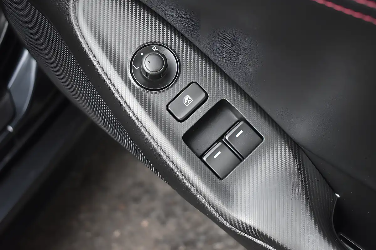 Used 2015 Mazda MX-5 Se-L Nav Meteor Grey - Interior and Exterior details 12