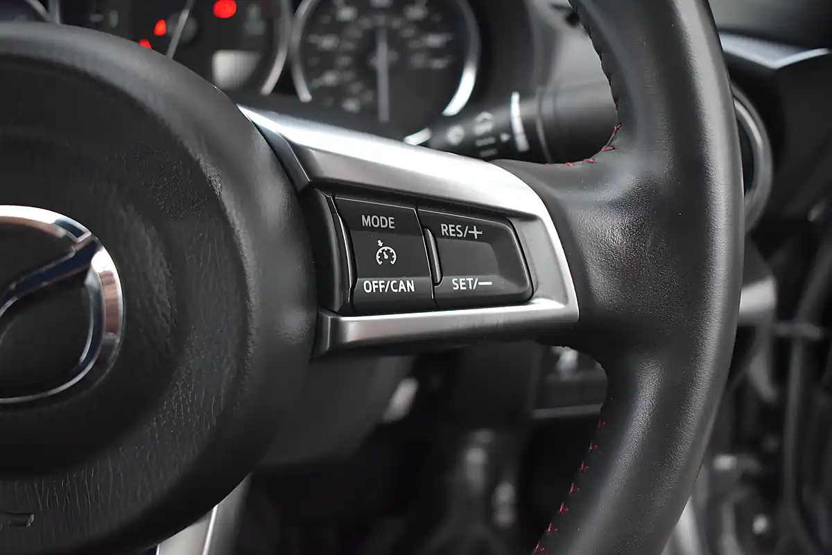 Used 2015 Mazda MX-5 Se-L Nav Meteor Grey - Interior and Exterior details 14