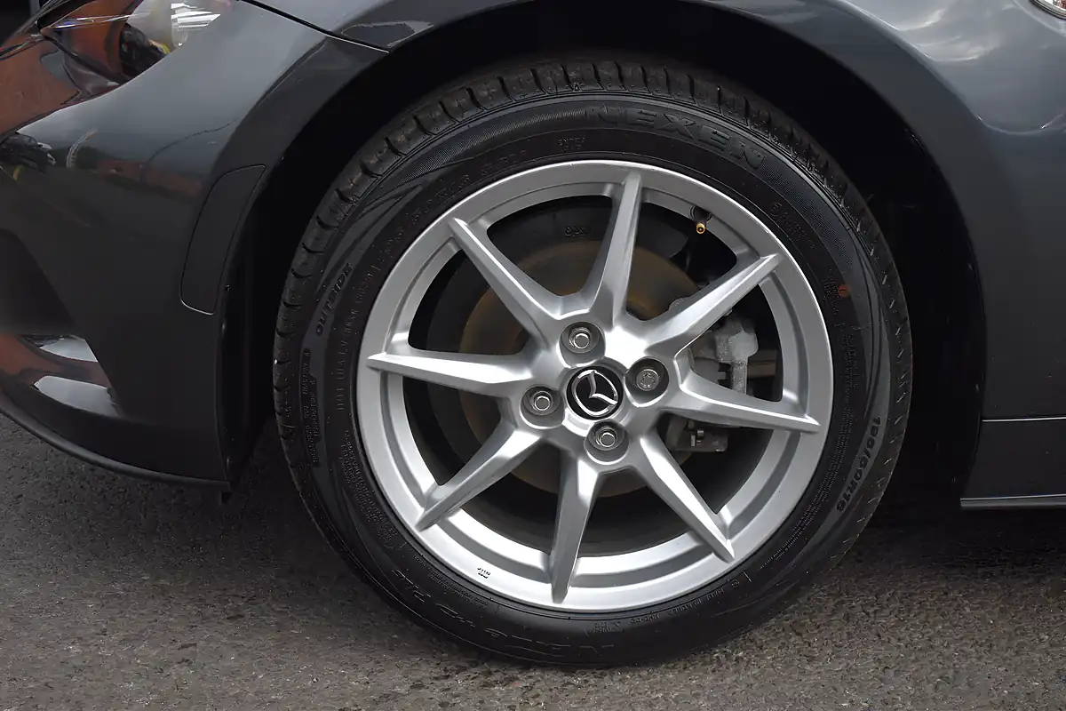 Used 2015 Mazda MX-5 Se-L Nav Meteor Grey - Interior and Exterior details 15