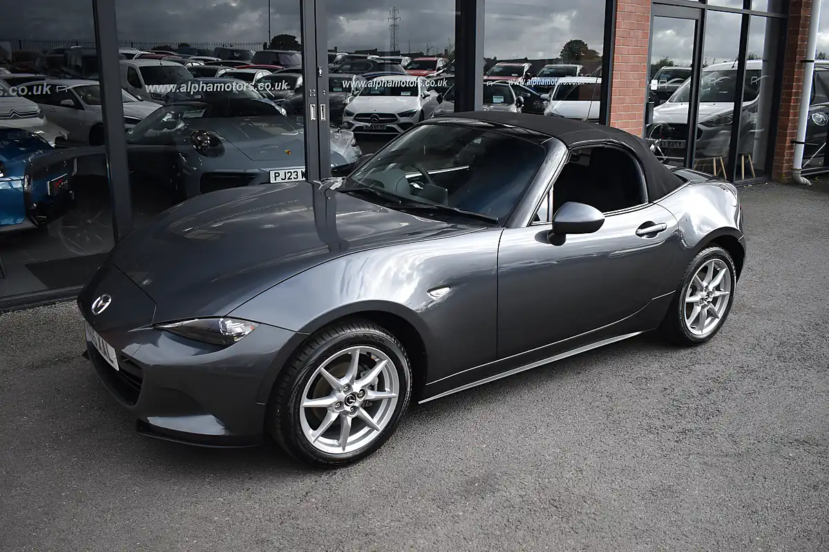 Used 2015 Mazda MX-5 Se-L Nav Meteor Grey - Interior and Exterior details 9