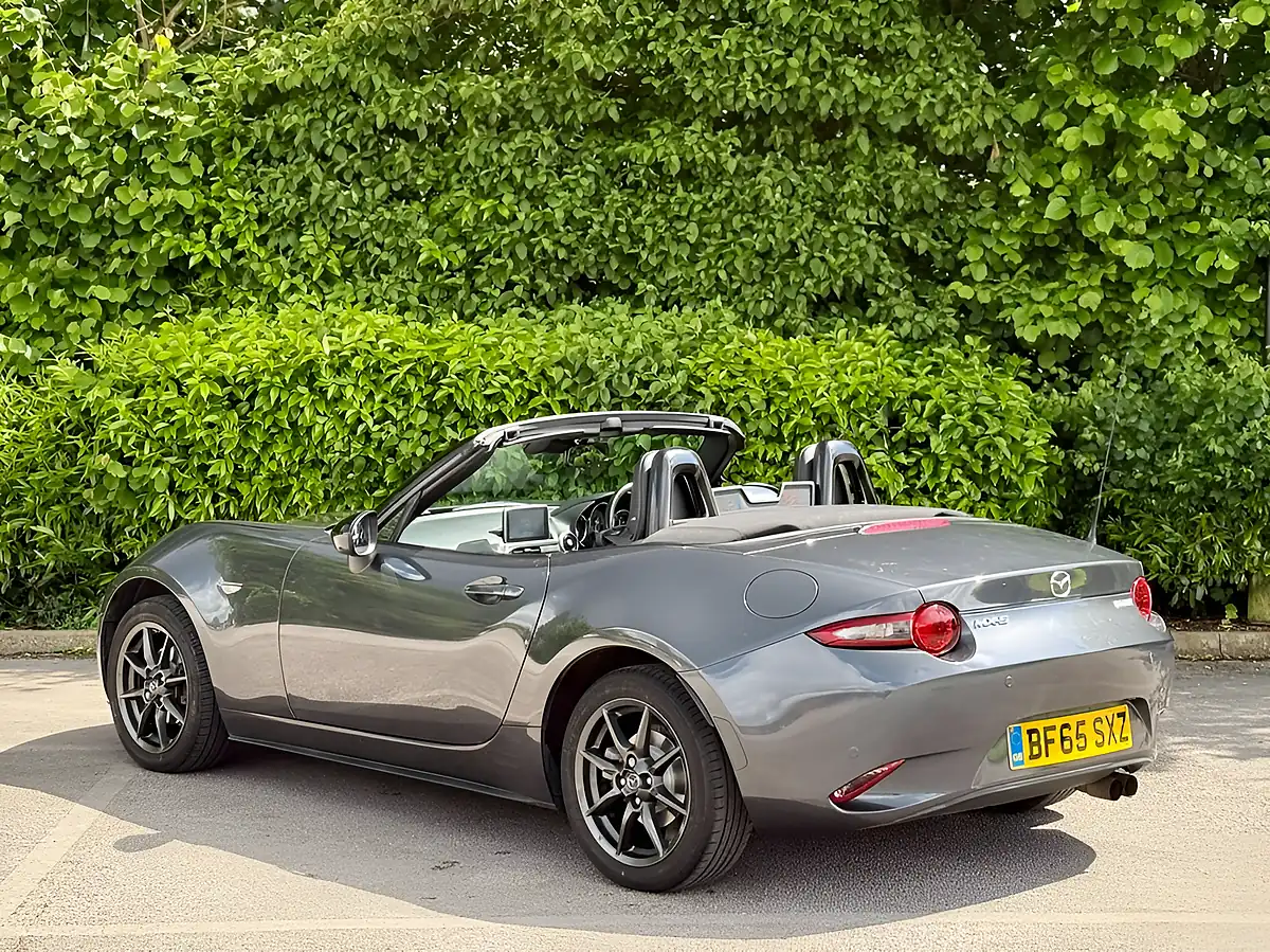 Used 2015 Mazda MX-5 Sport Nav Meteor Grey - Interior and Exterior details 4