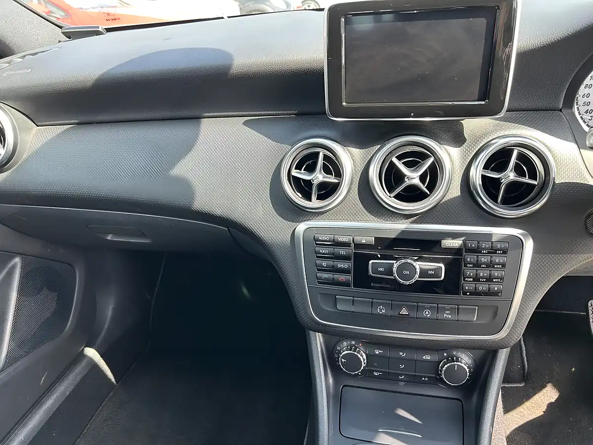 Used 2015 Mercedes a-Class White - Interior and Exterior details 13