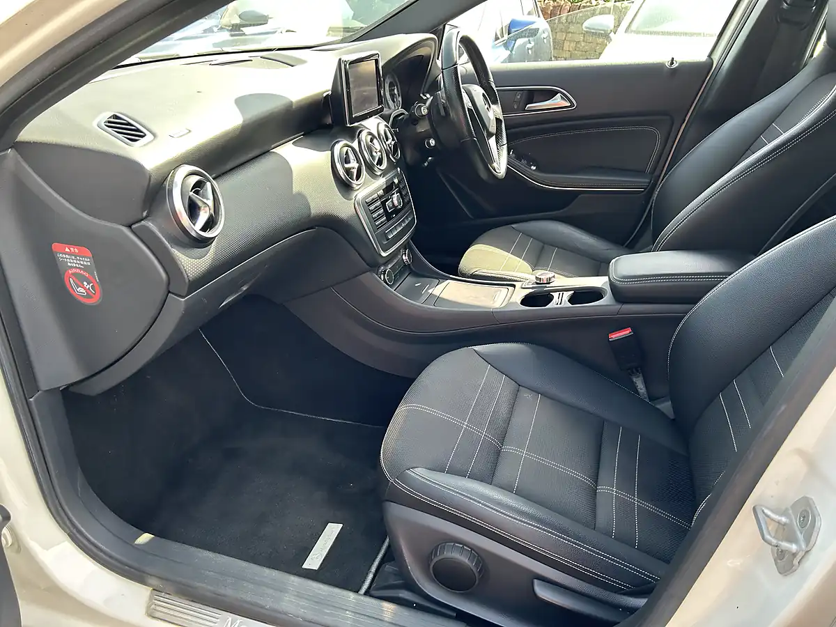 Used 2015 Mercedes a-Class White - Interior and Exterior details 17