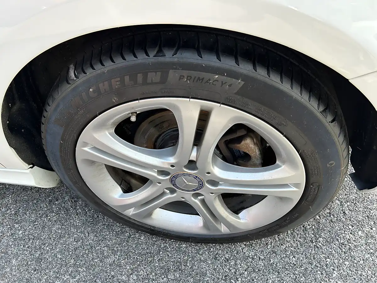 Used 2015 Mercedes a-Class White - Interior and Exterior details 20