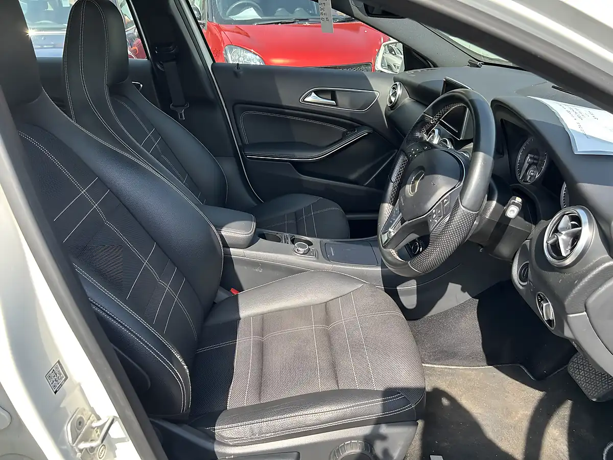 Used 2015 Mercedes a-Class White - Interior and Exterior details 9