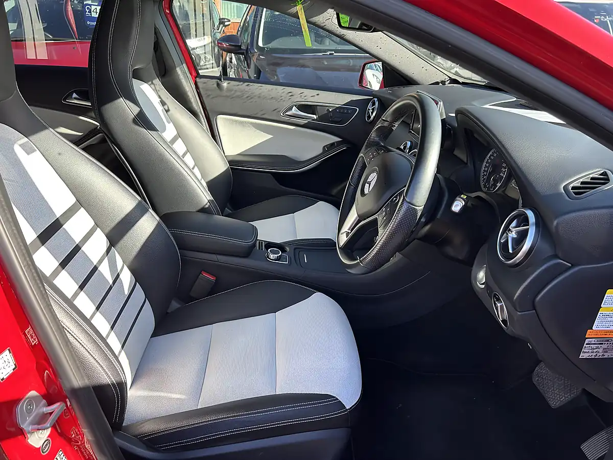 Used 2015 Mercedes-Benz a-Class Red - Interior and Exterior details 8