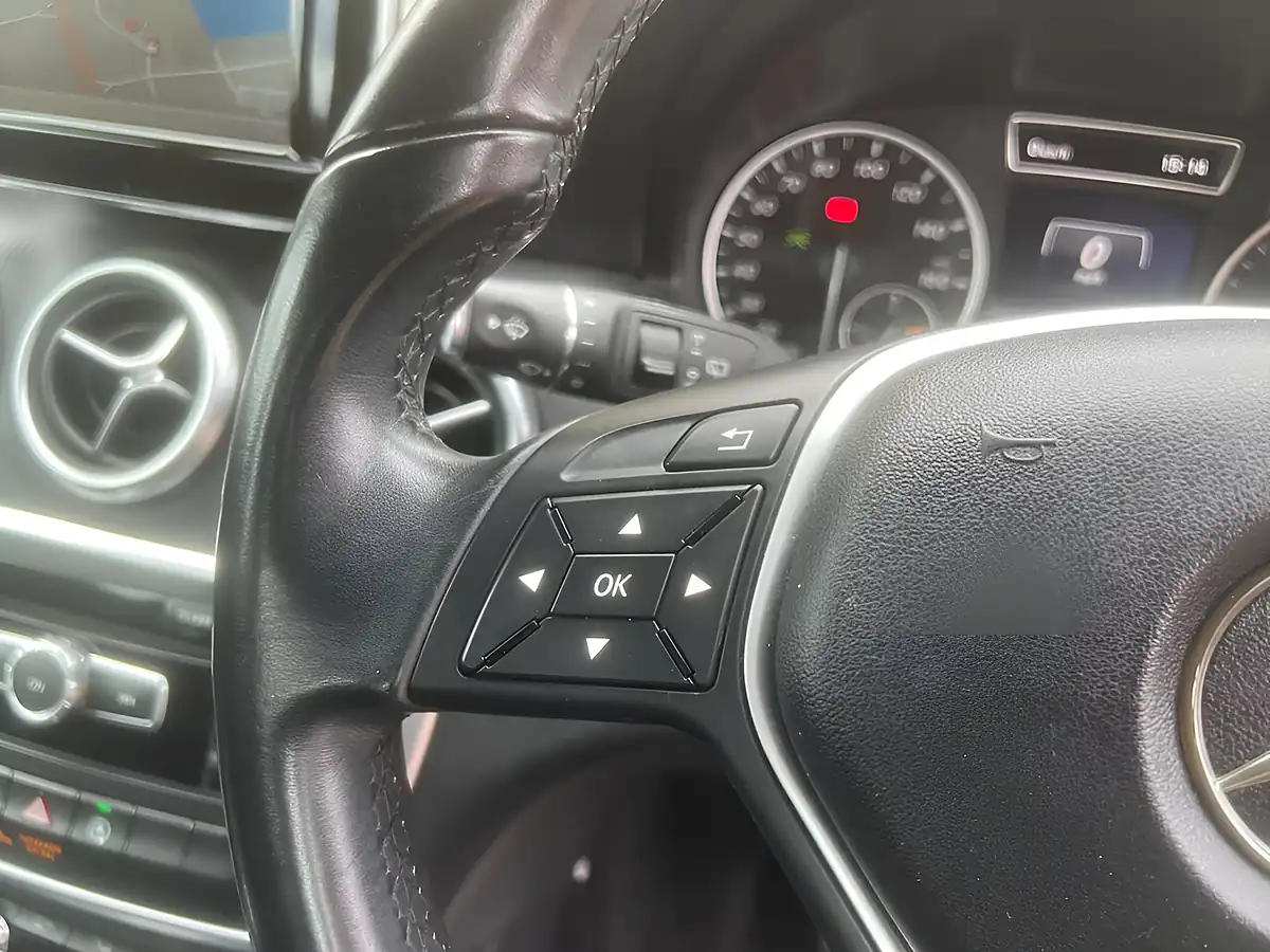 Used 2015 Mercedes-Benz a Class Se Black - Interior and Exterior details 20