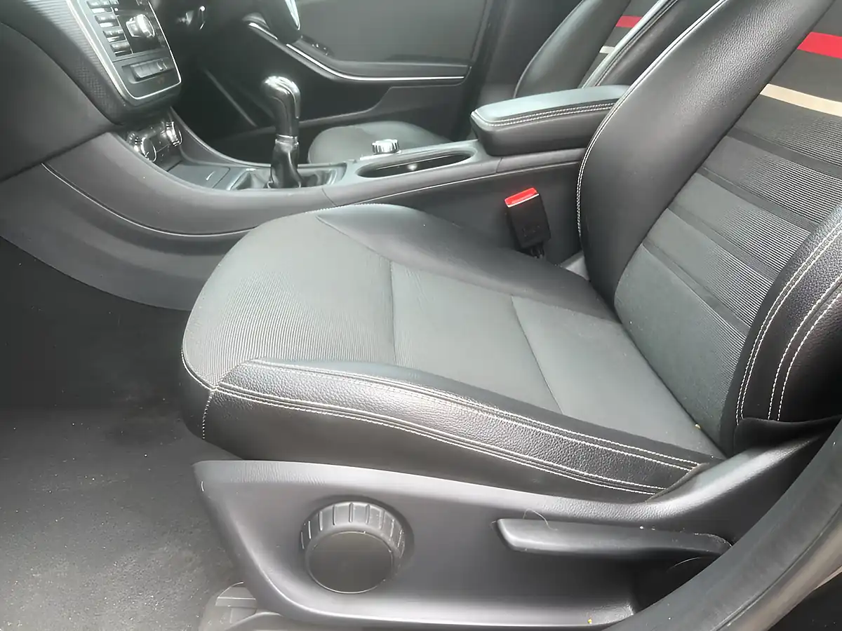 Used 2015 Mercedes-Benz a Class Se Black - Interior and Exterior details 7