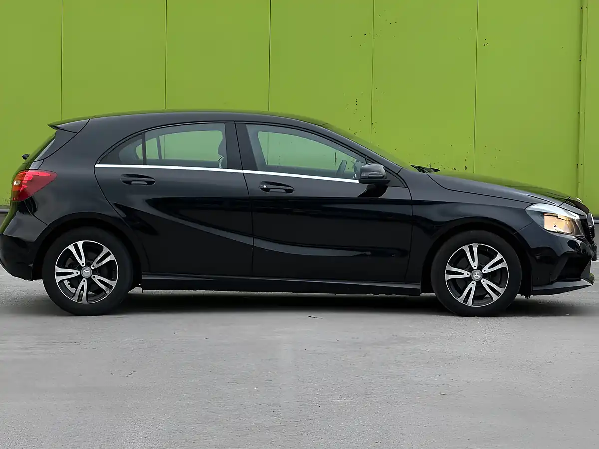 Used 2015 Mercedes-Benz a Class Se Black - Interior and Exterior details 9