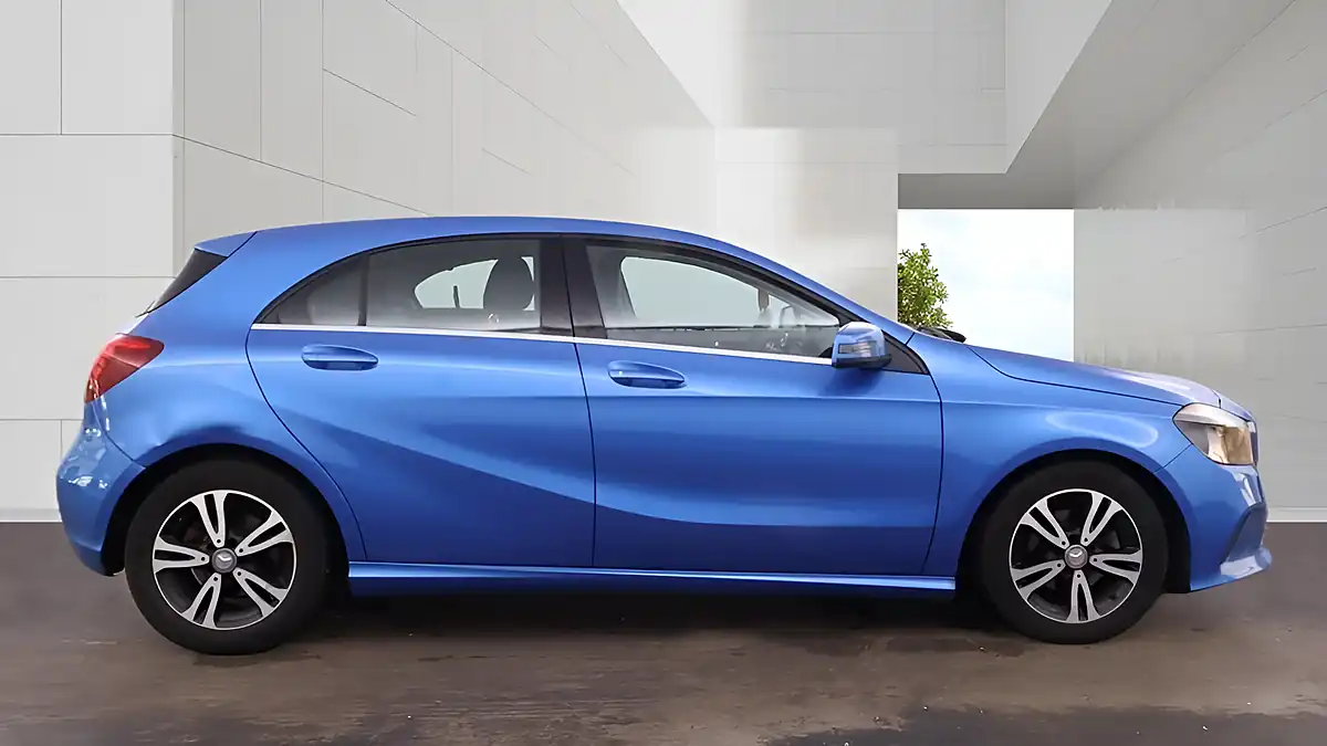 Used 2015 Mercedes-Benz a-Class Se Blue - Interior and Exterior details 11