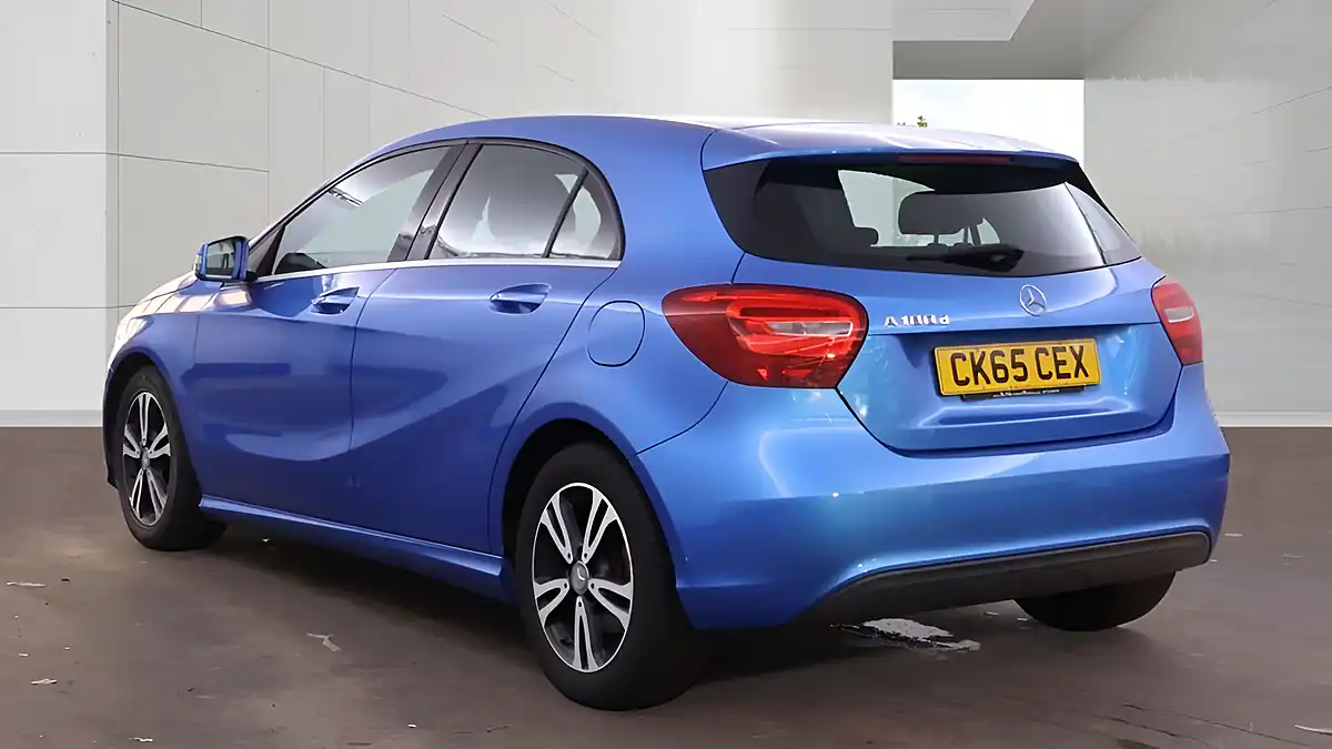 Used 2015 Mercedes-Benz a-Class Se Blue - Interior and Exterior details 9