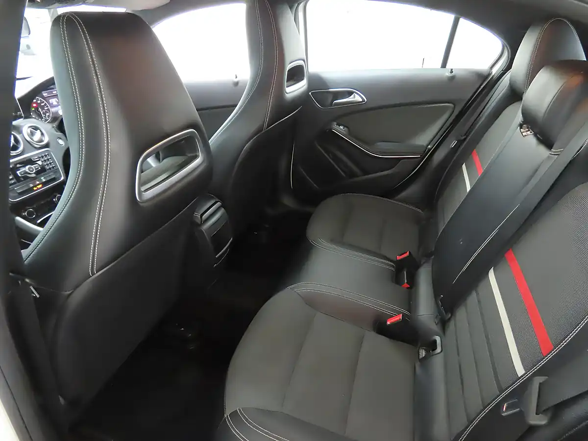 Used 2015 Mercedes-Benz a Class Se White - Interior and Exterior details 8